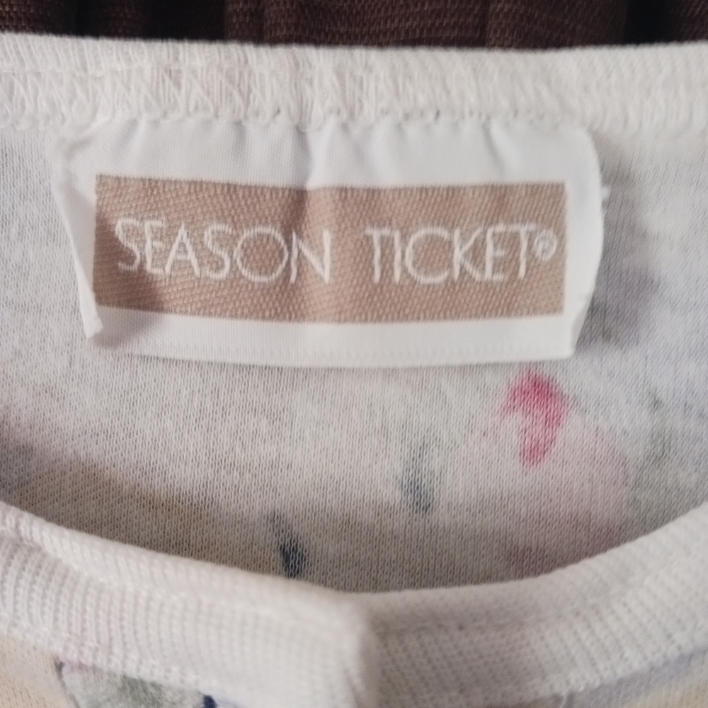 Season ticket - Picture 2 of 3